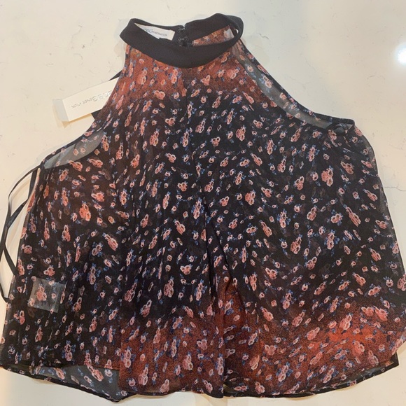 BCBG top. - Picture 1 of 3